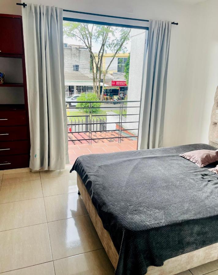 Hostal Roma Villavicencio Bagian luar foto