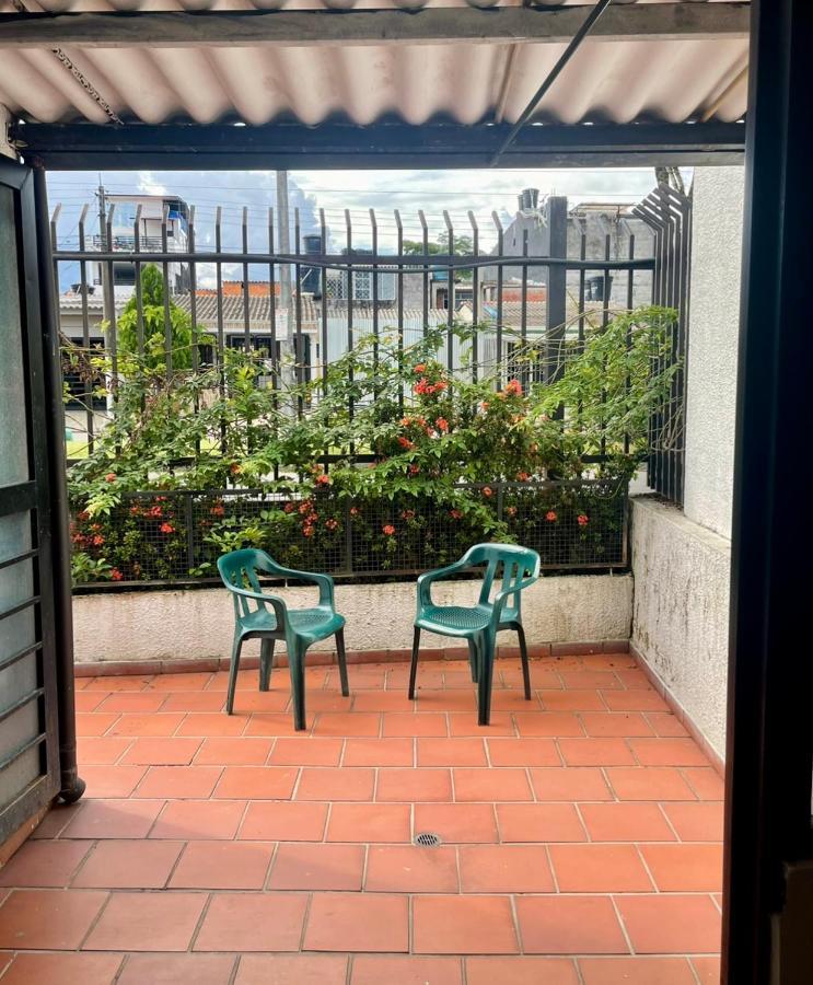 Hostal Roma Villavicencio Bagian luar foto